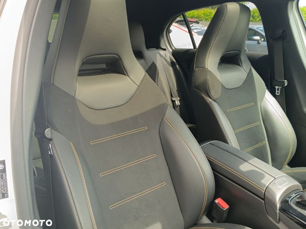 Mercedes-Benz Klasa A 45 S AMG 4-Matic 8G-DCT - 24