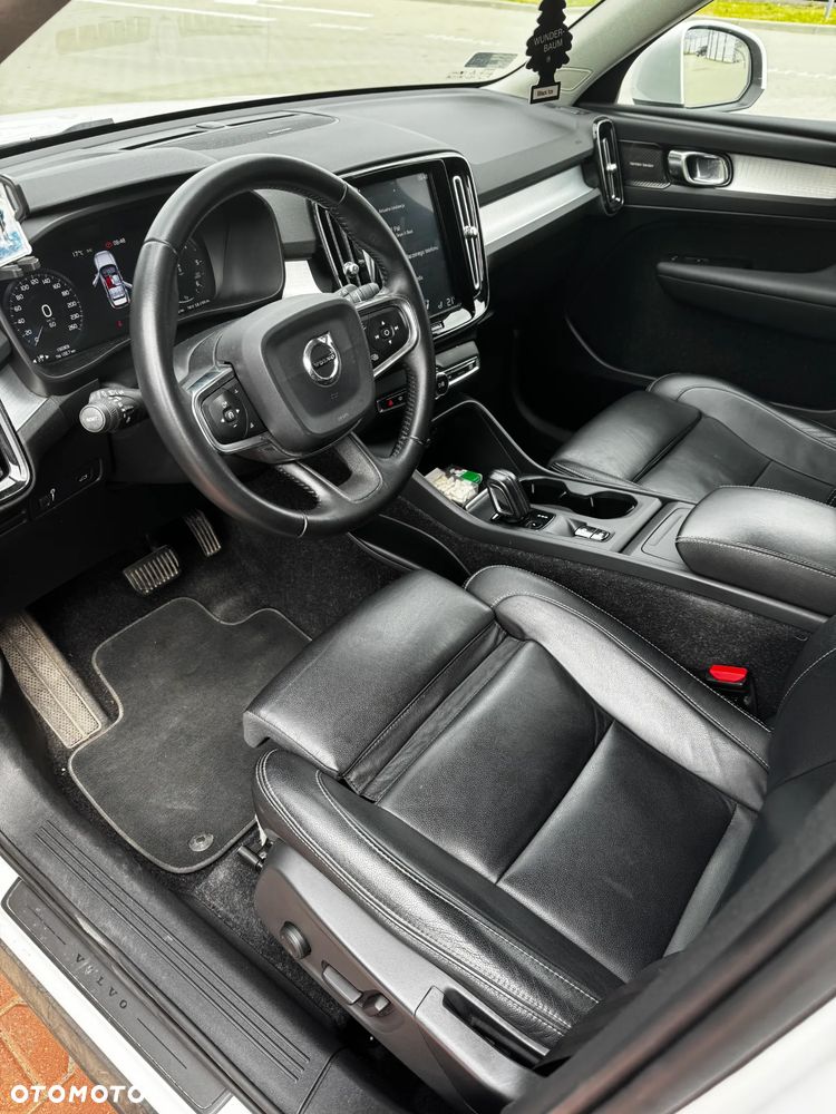 Volvo XC 40 D4 AWD Momentum (Intro Edition) - 6