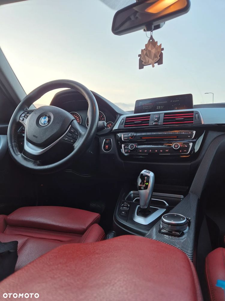 BMW Seria 3 320i xDrive - 10
