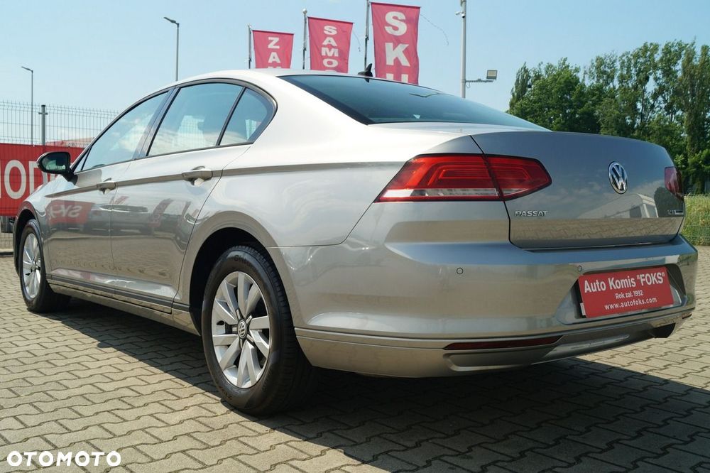 Volkswagen Passat - 14