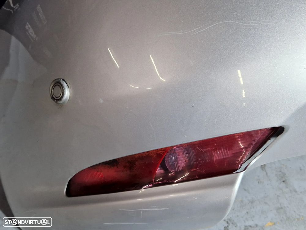 Parachoques traseiro usado ALFA ROMEO GT 1.9 JTD - 7