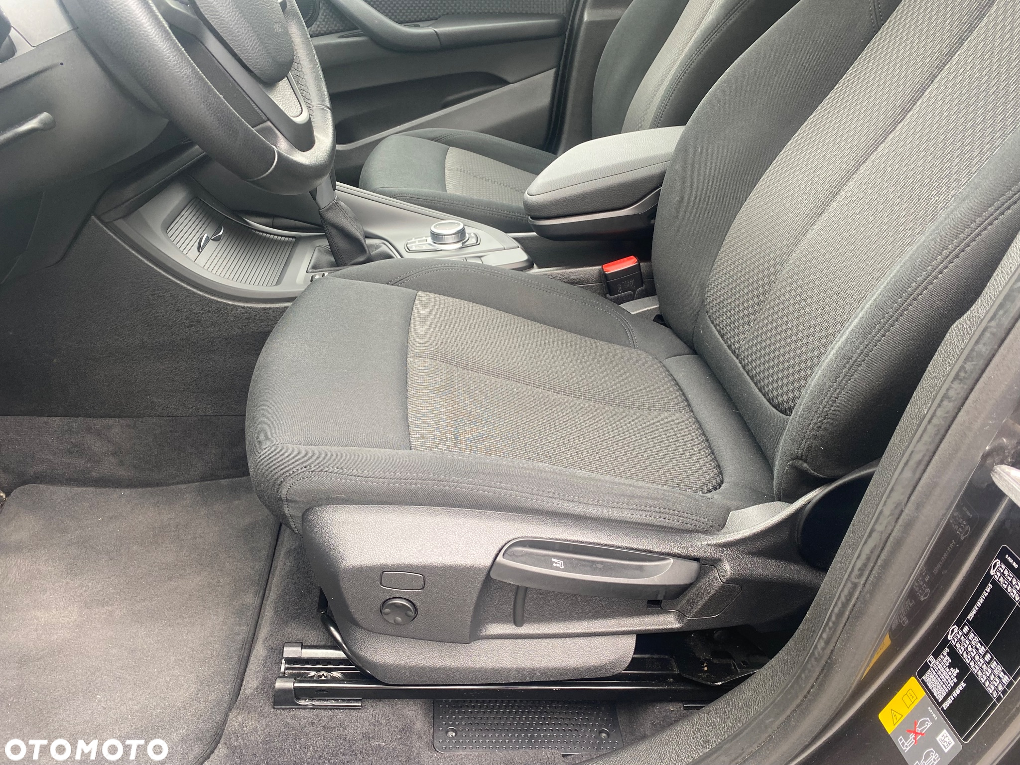 BMW X1 xDrive25e Business Edition - 12