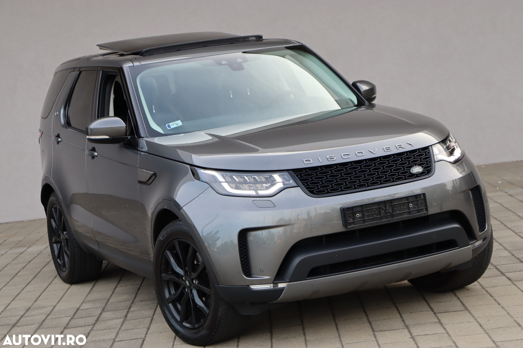 Land Rover Discovery 3.0 L TD6 HSE - 5
