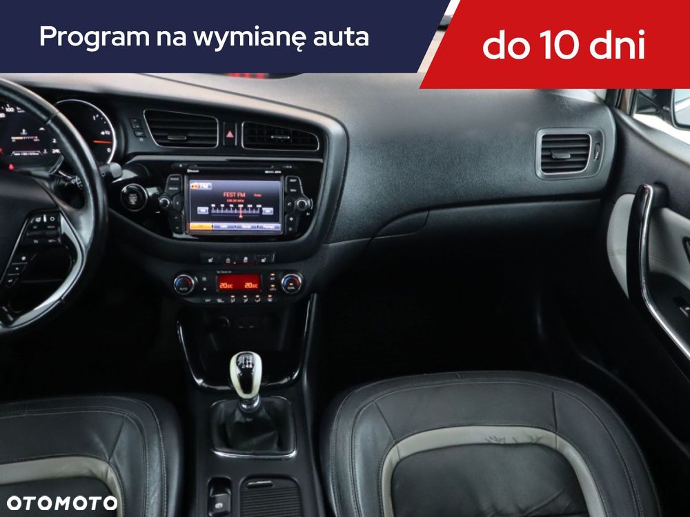 Kia Ceed - 10