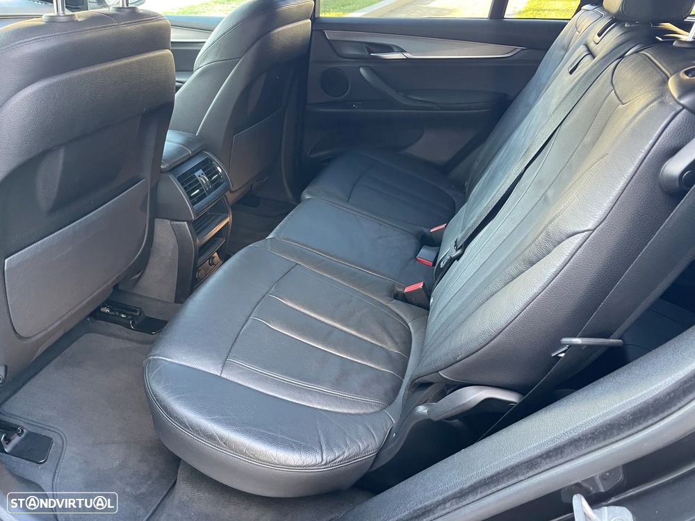 BMW X5 25 d sDrive Comfort 7L - 9
