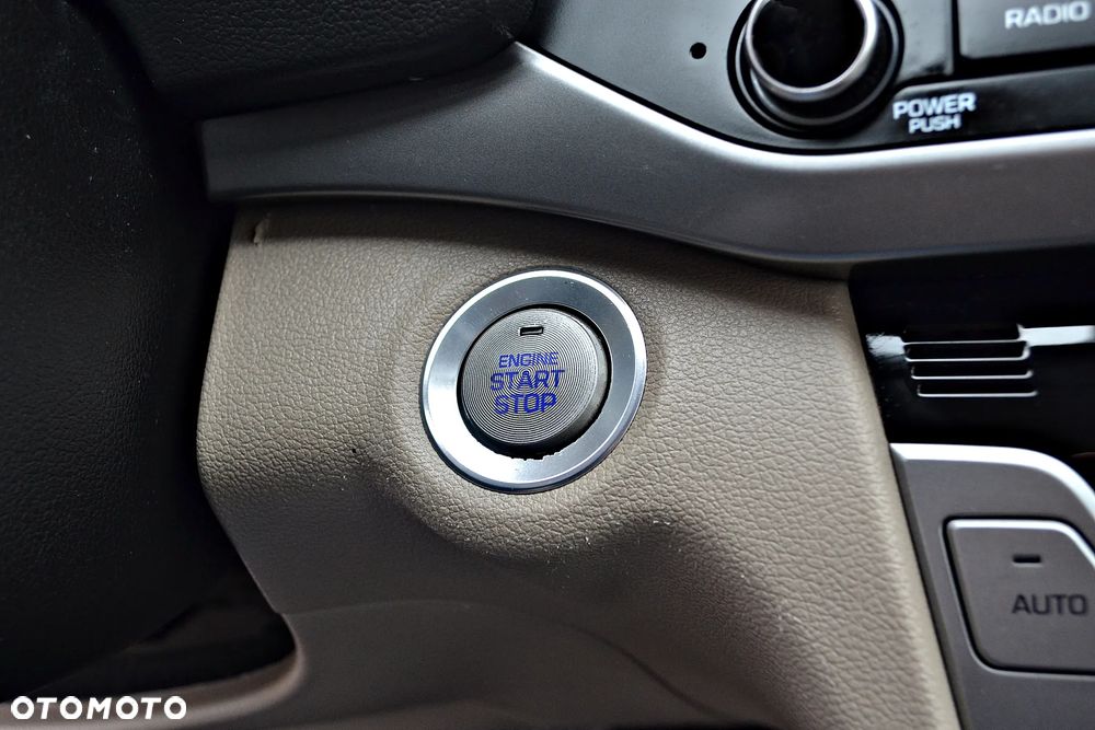 Hyundai Elantra - 38