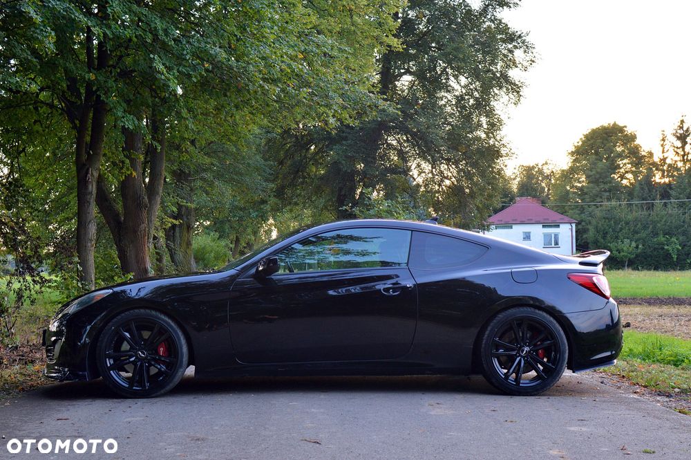 Hyundai Genesis Coupe - 7