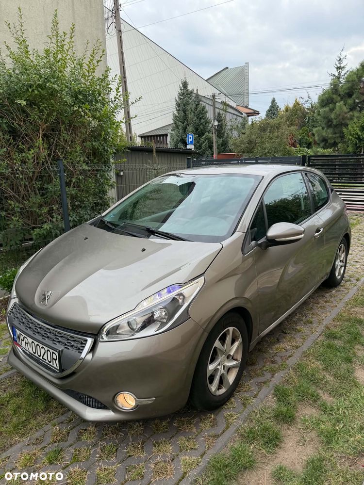 Peugeot 208 - 2