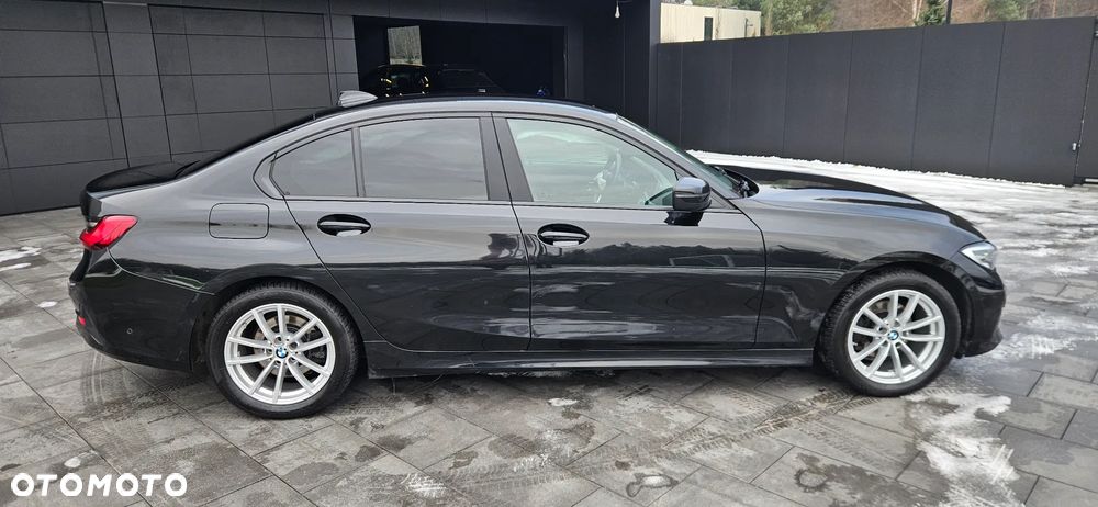 BMW Seria 3 318d Edition Luxury Line Purity - 13