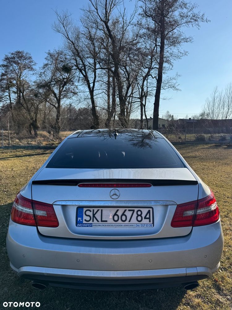 Mercedes-Benz Klasa E 350 CDI DPF BlueEFFICIENCY 7G-TRONIC Avantgarde - 11