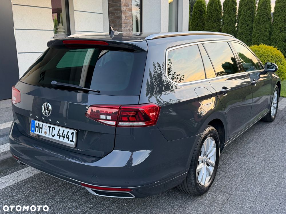 Volkswagen Passat 1.6 TDI SCR DSG Business - 18