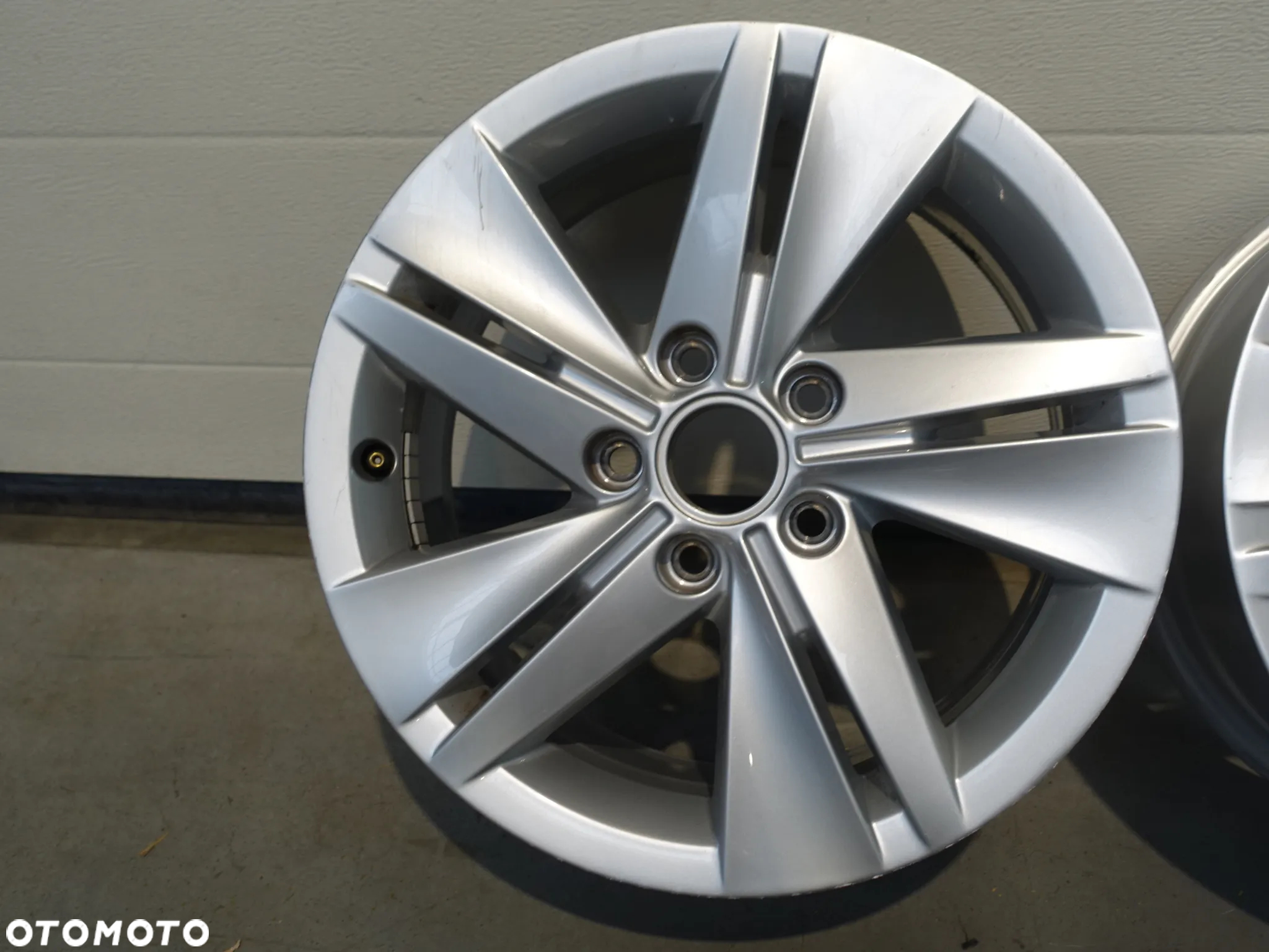 ALUFELGI ALU FELGI KOMPLET 16 VW GOLF VII 7 VIII 8 - 7