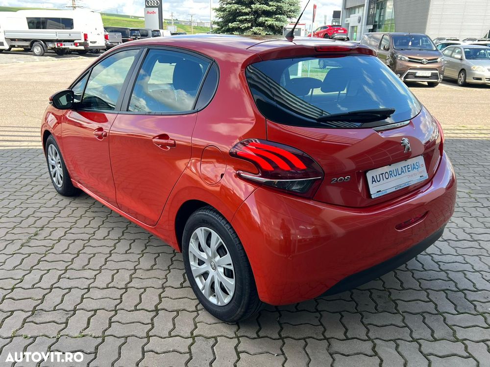 Peugeot 208 1.2 L PureTech Allure - 6