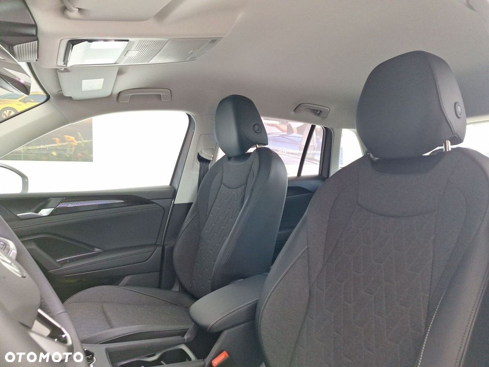Volkswagen Tiguan - 11