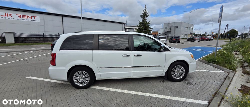 Chrysler Town & Country 3.6 Limited - 6