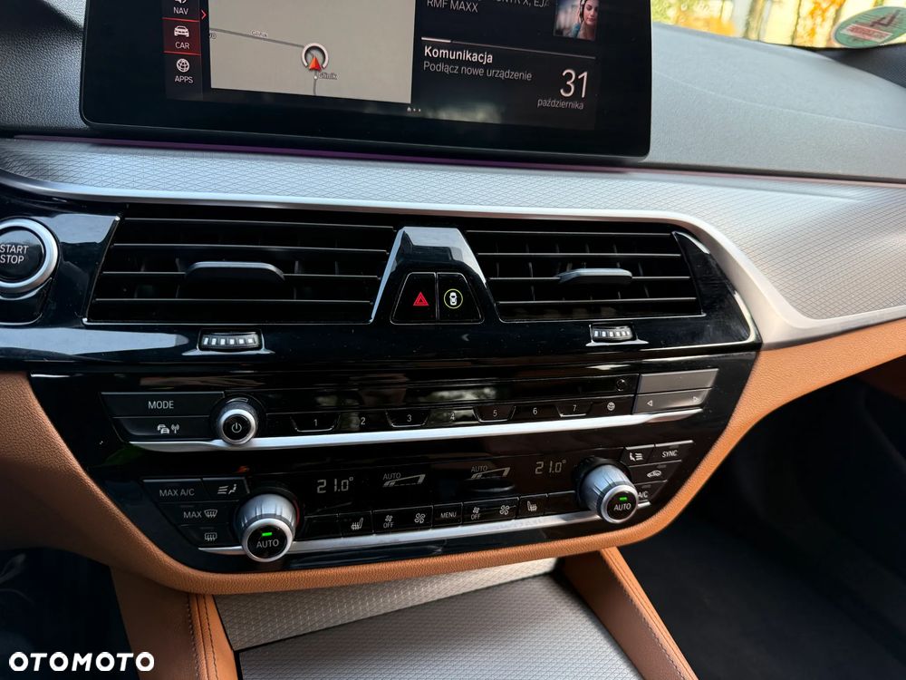 BMW Seria 5 530e iPerformance GPF Luxury Line sport - 27