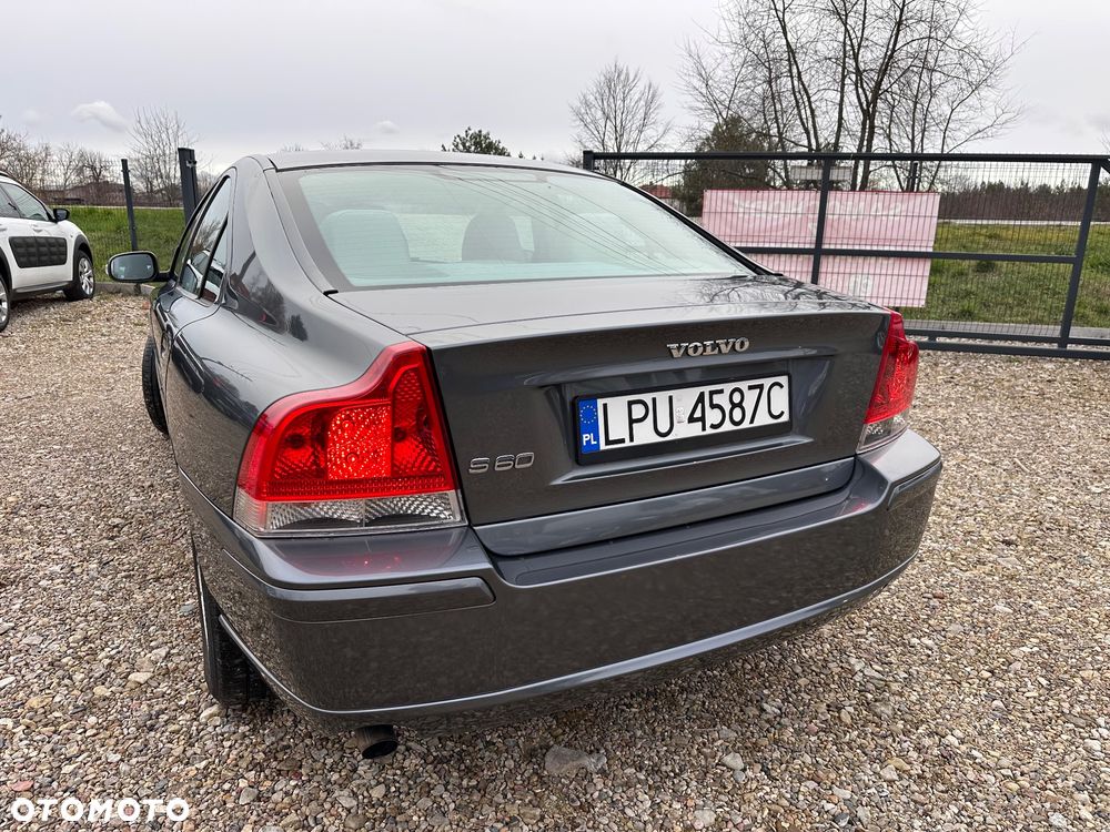 Volvo S60 2.4D Momentum - 10