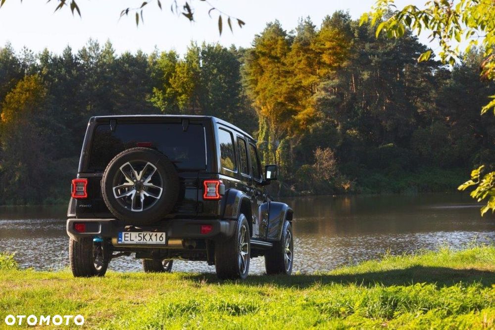 Jeep Wrangler - 12
