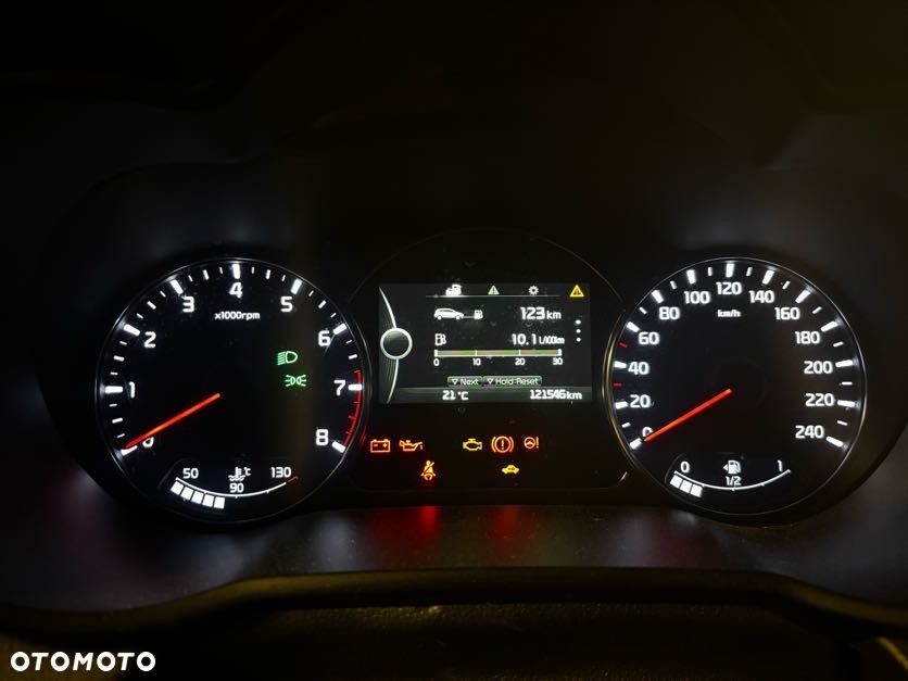 Kia Carens 1.6 GDI L - 19