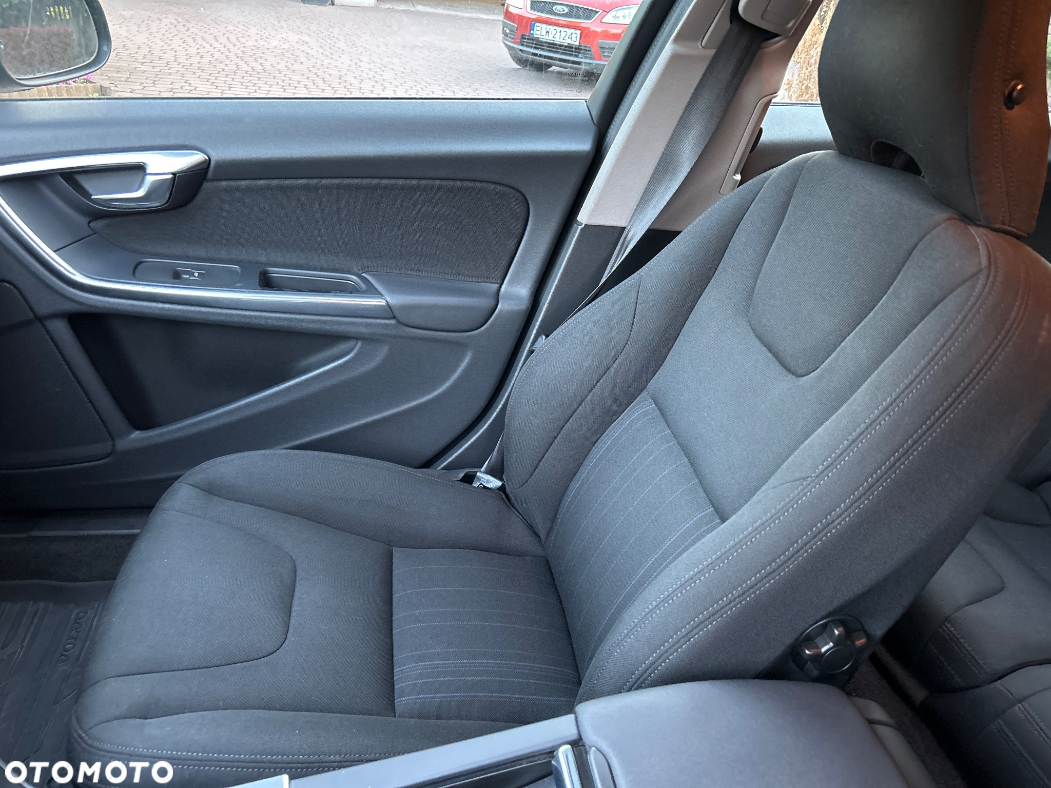 Volvo V60 DRIVe - 15