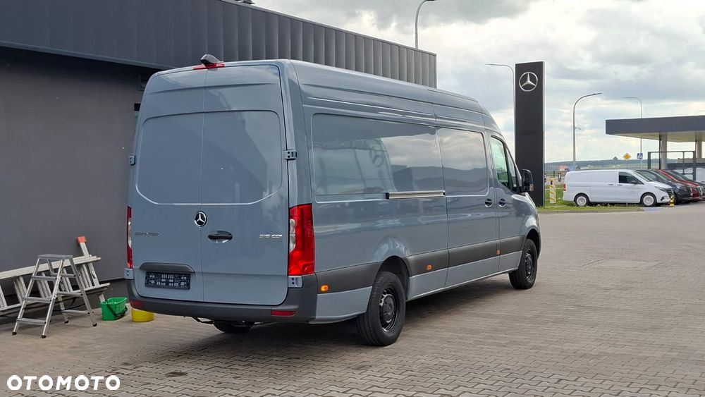 Mercedes-Benz Sprinter - 4