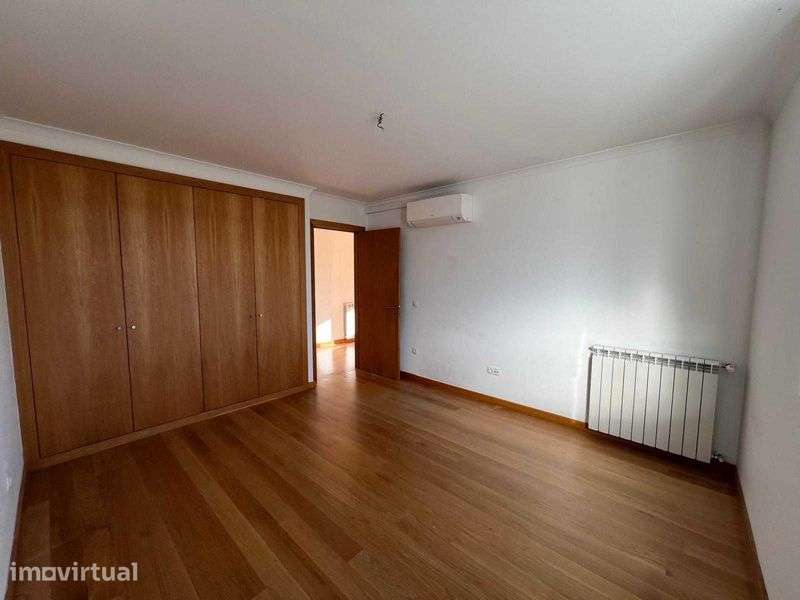 T2 Forum Residence com lugar de garagem - Grande imagem: 2/9