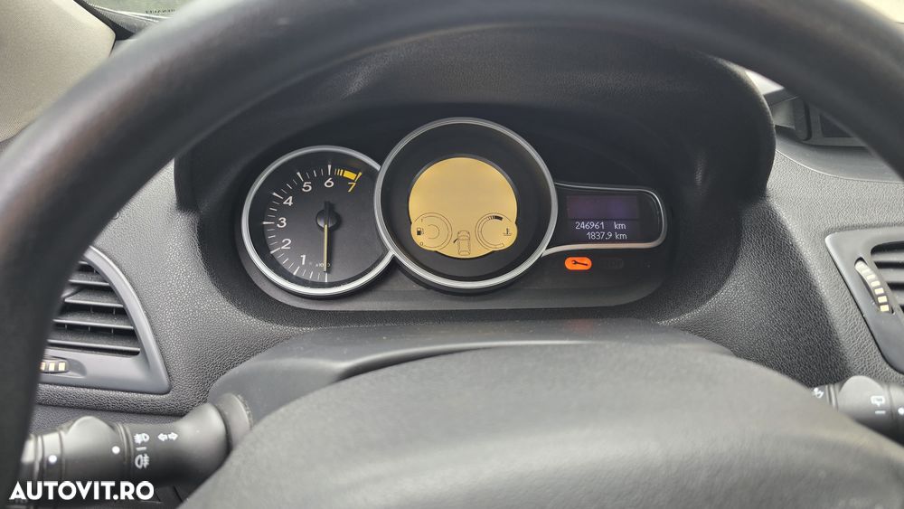 Renault Megane TCe 130 Dynamique - 4