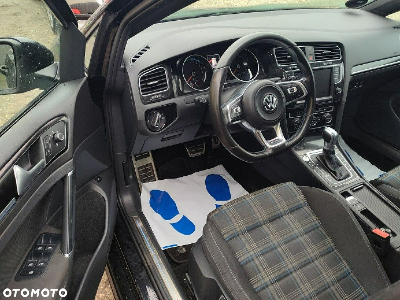 Volkswagen Golf - 14