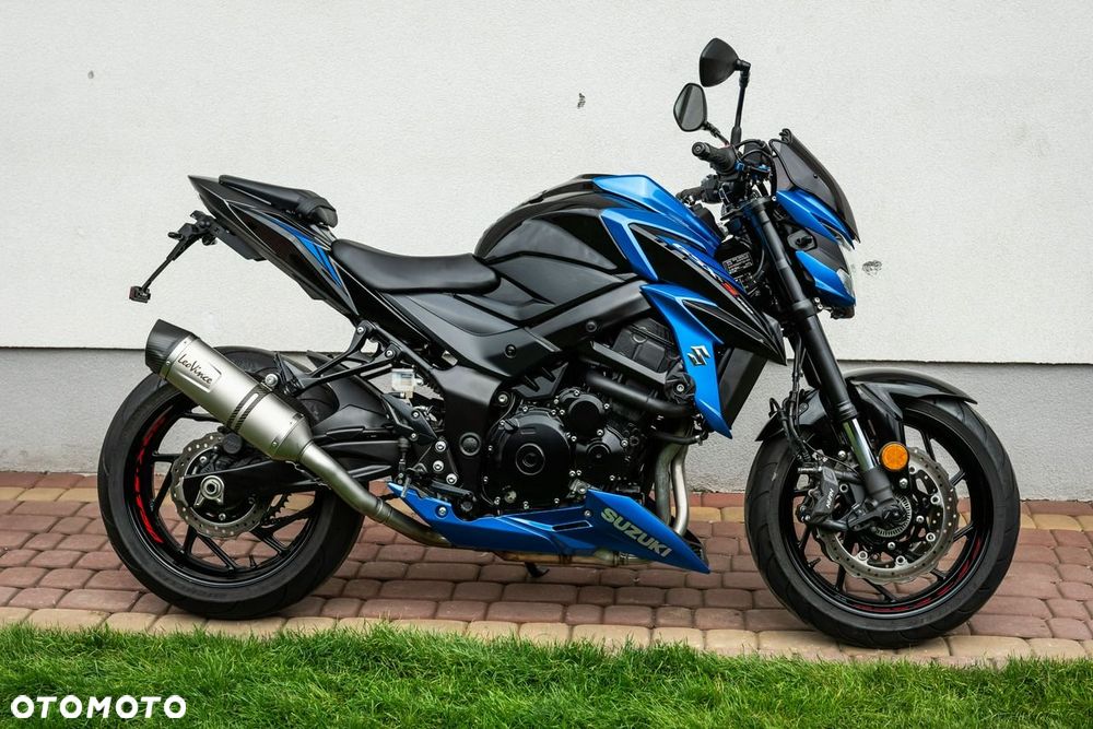 Suzuki GSX - 3