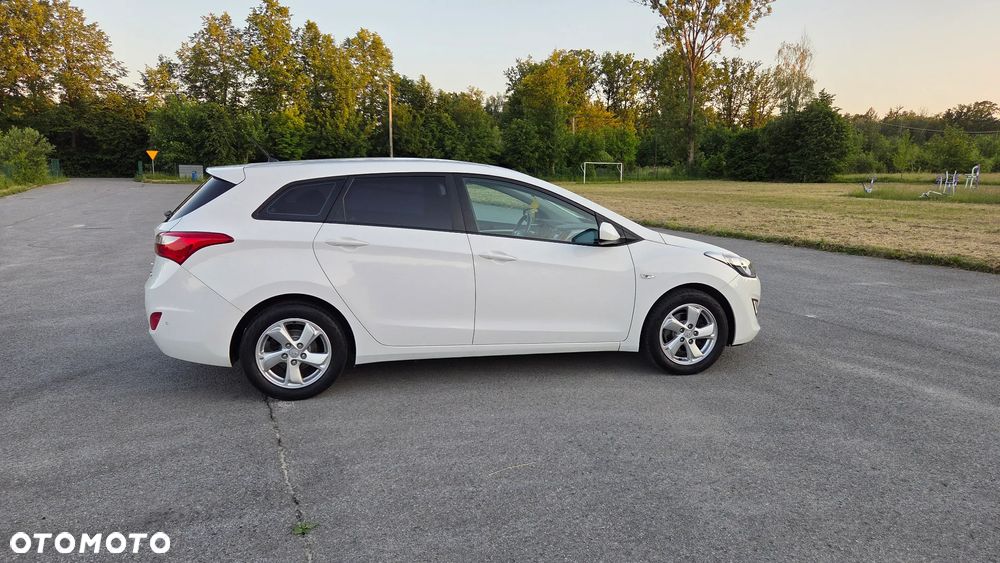 Hyundai i30 i30cw 1.4 Intro Edition - 17