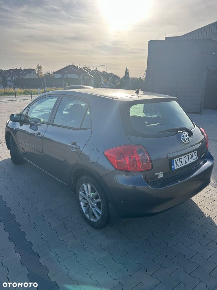 Toyota Auris 2009 photo 4