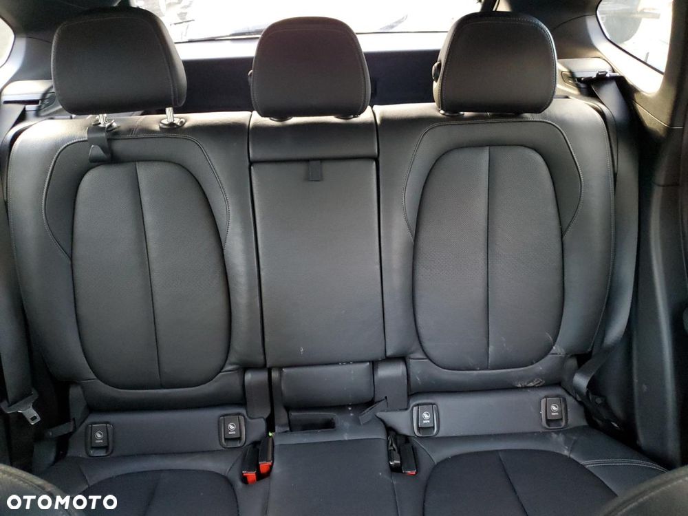 BMW X1 xDrive25i Sport Line - 9