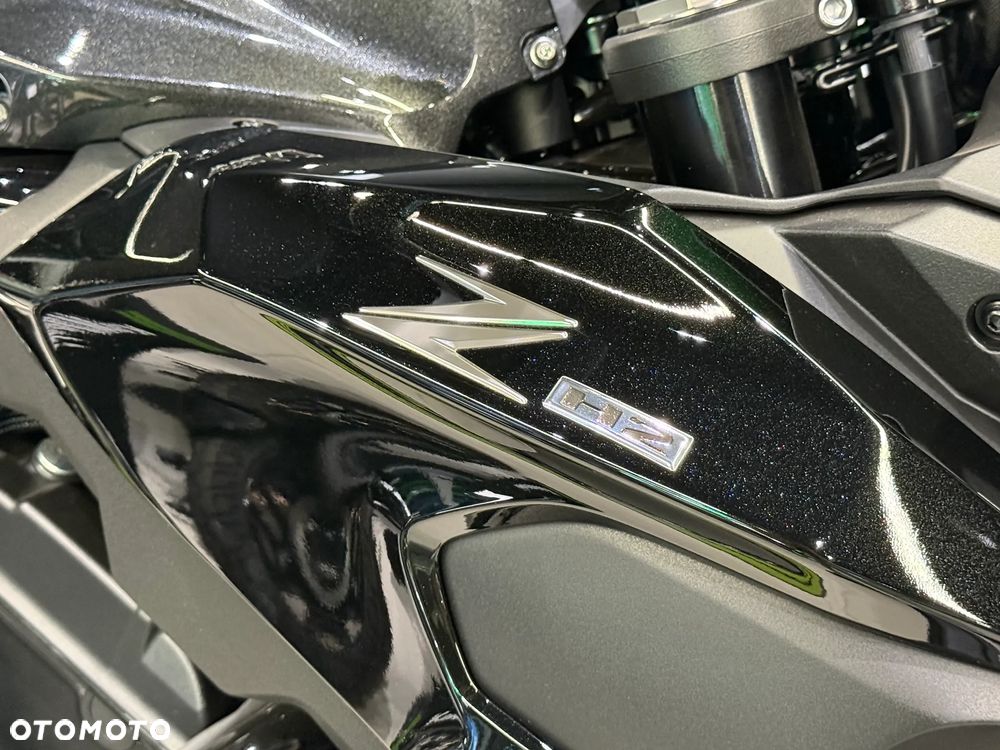 Kawasaki H2 - 4