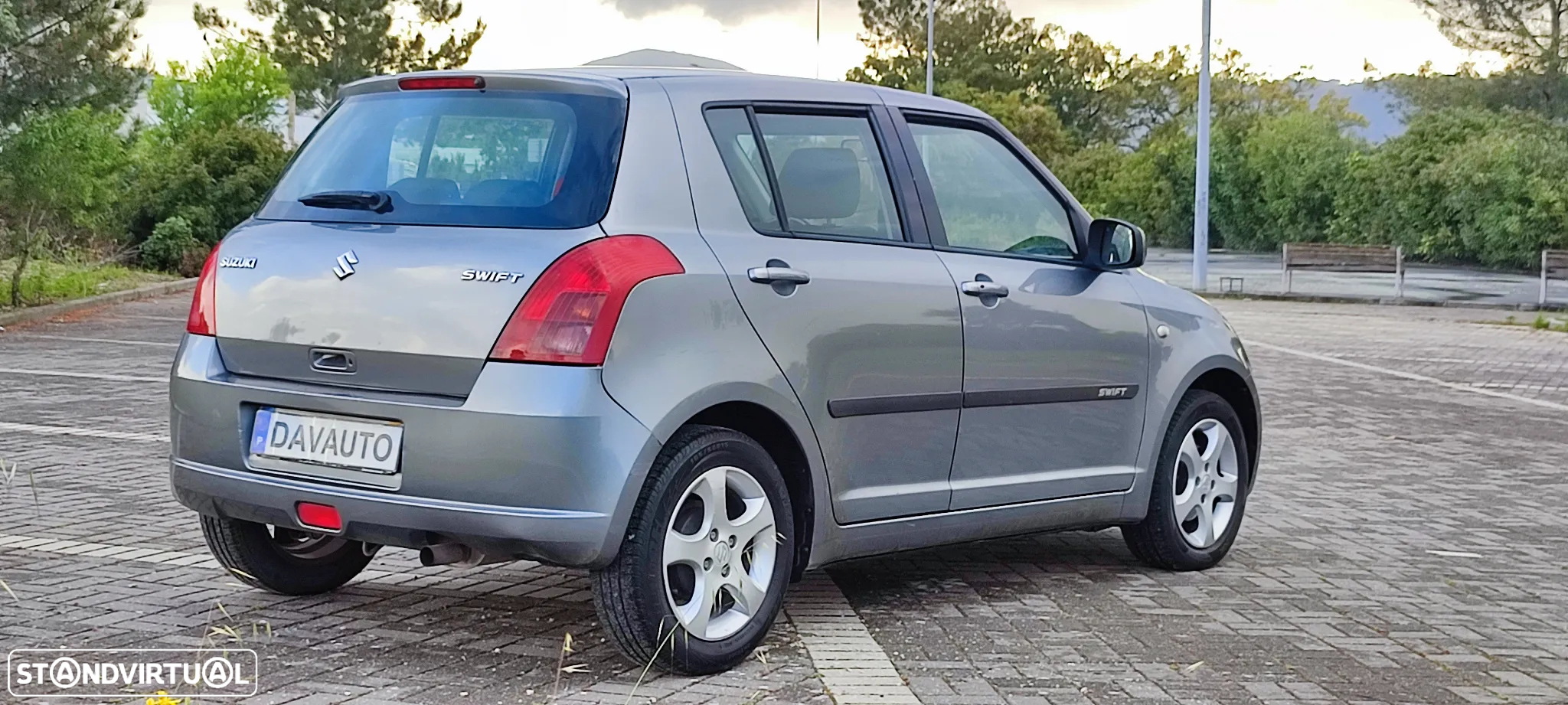 Suzuki Swift 1.3 16V GLX - 4