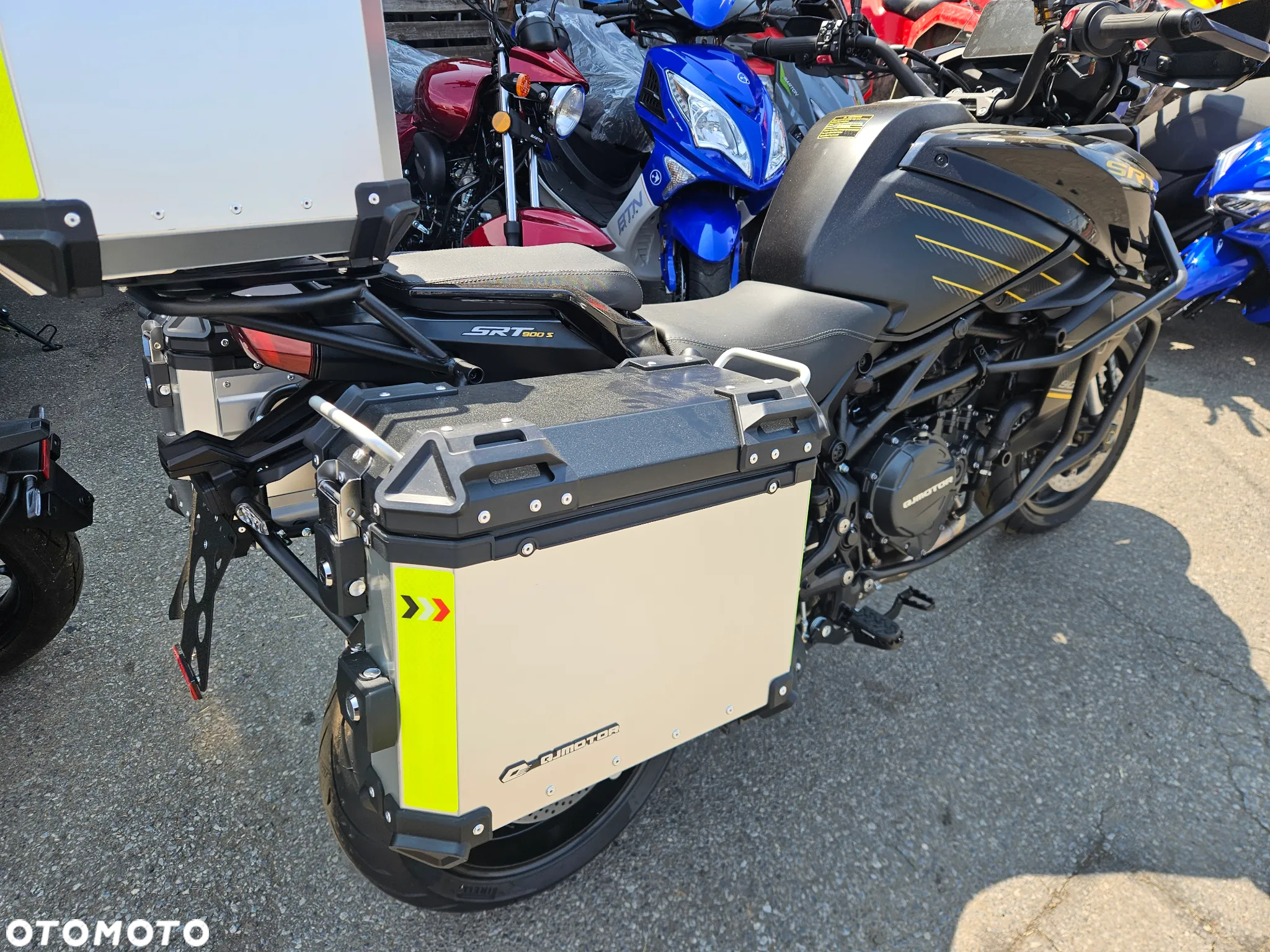 QJMOTOR 900 S - 13