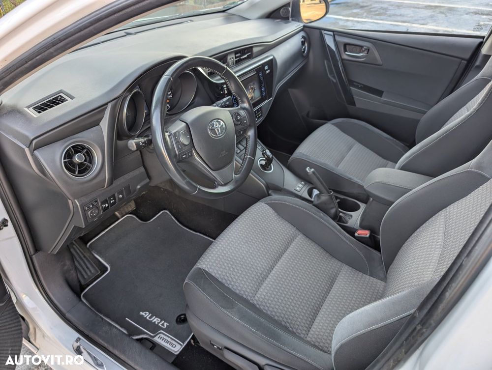 Toyota Auris 1.8 L VVT-i Sol - 17