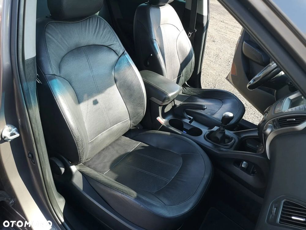 Hyundai ix35 2.0 CRDi Premium 2WD - 27