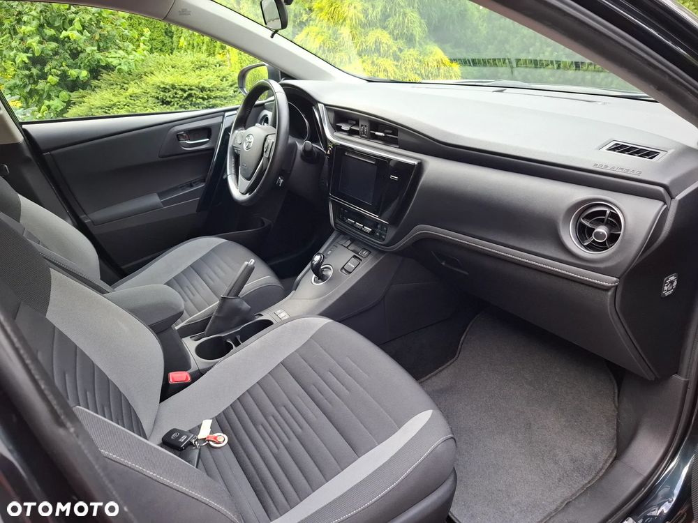 Toyota Auris - 15