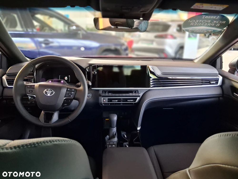 Toyota Camry - 25