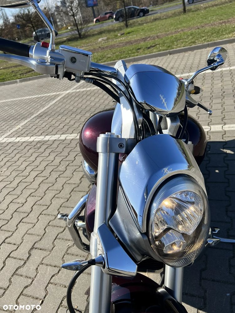 Suzuki Intruder - 13