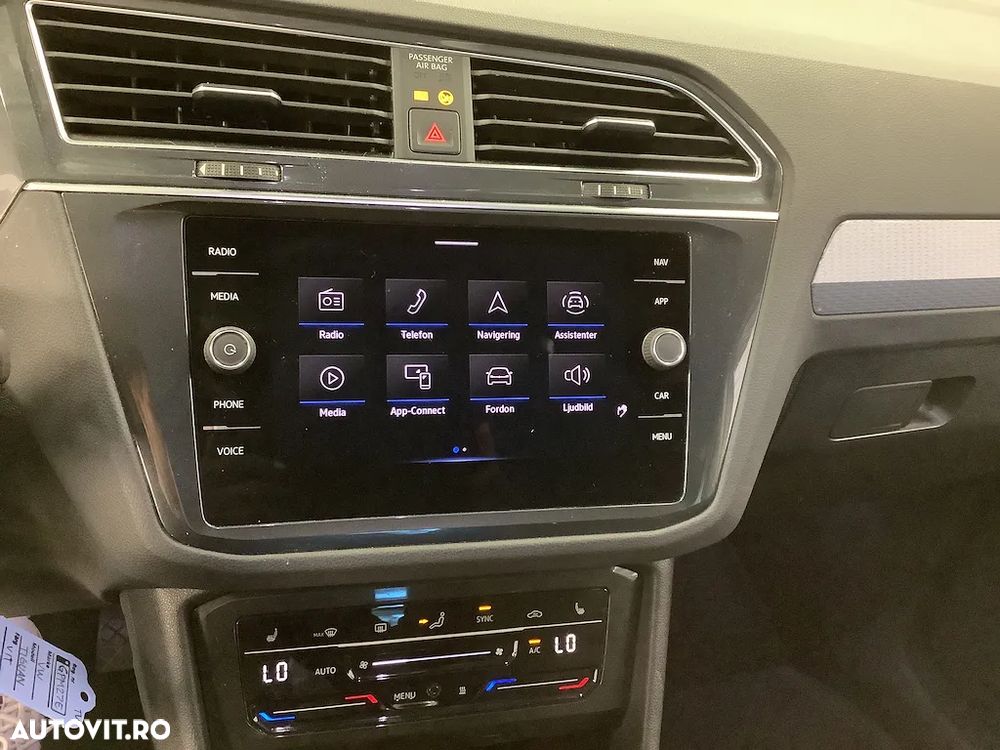 Volkswagen Tiguan - 11