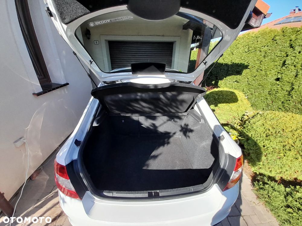 Skoda RAPID 1.2 TSI Active - 21