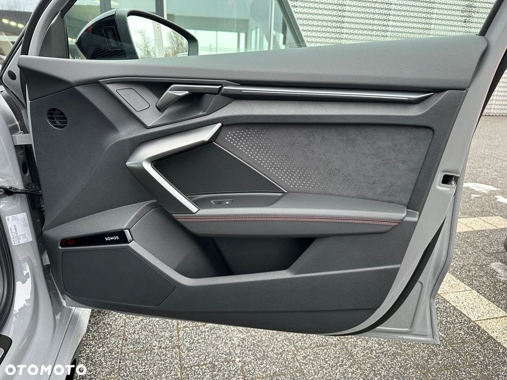 Audi RS3 Limousine - 23