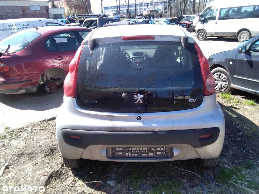 Klapa bagażnika  PEUGEOT 107 1.0B 07R zderzaki, drzwi, lampy.... - 1