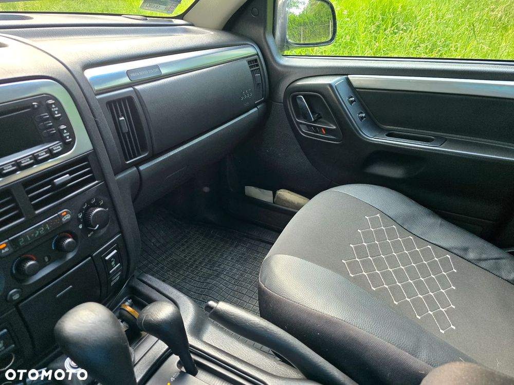 Jeep Grand Cherokee - 14