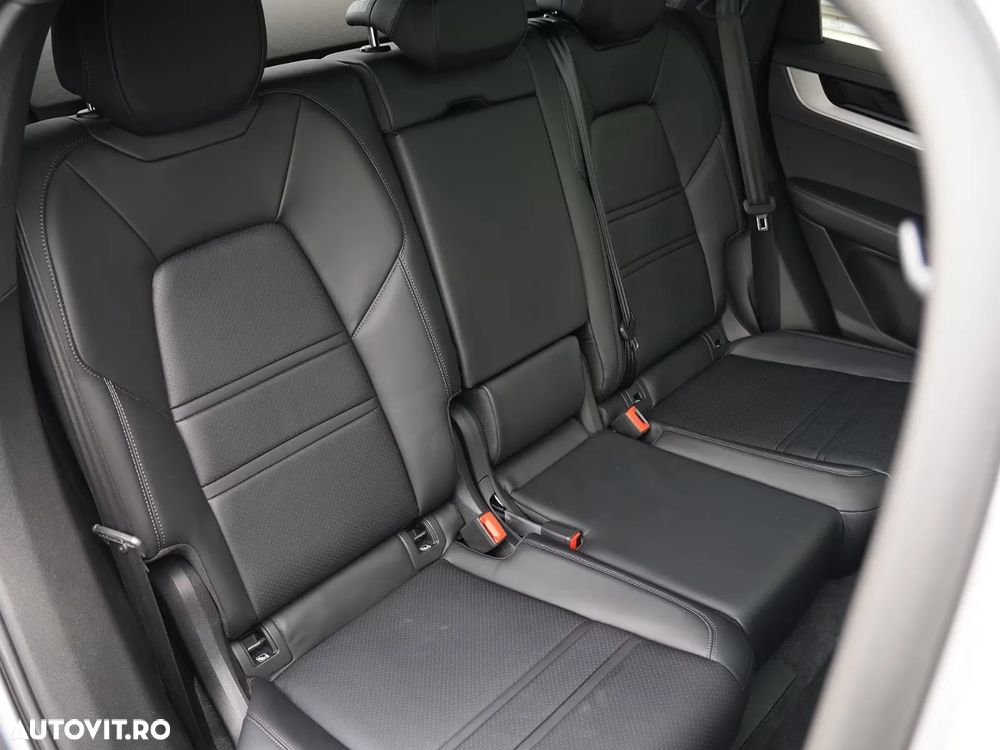 Porsche Cayenne Coupe E-Hybrid - 24