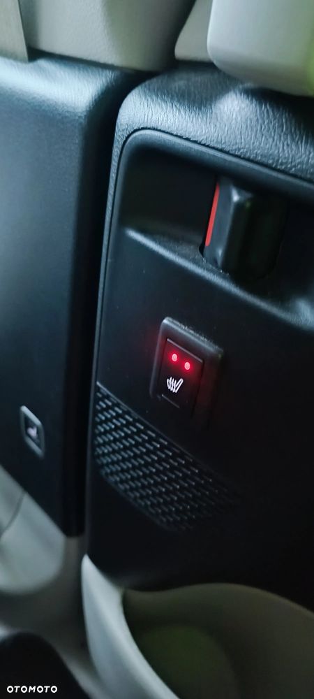 Chrysler Pacifica - 11