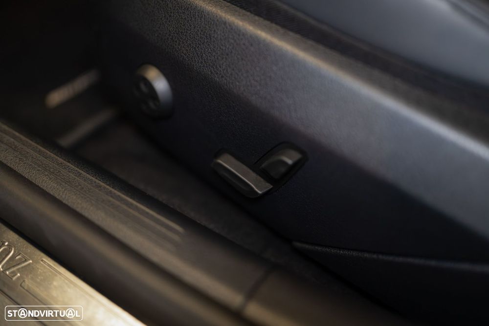 Mercedes-Benz C 300 e AMG Line - 29