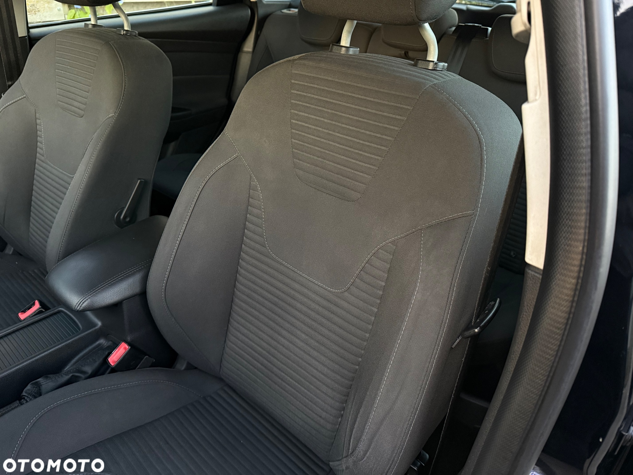 Ford Focus 1.0 EcoBoost Titanium - 26