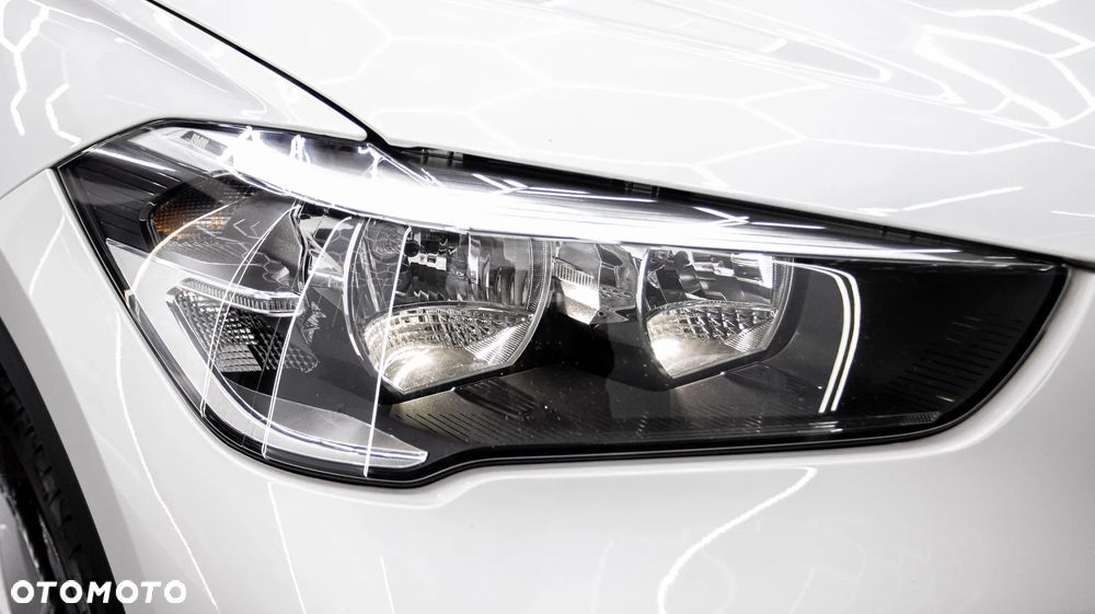 BMW X1 sDrive18i - 11